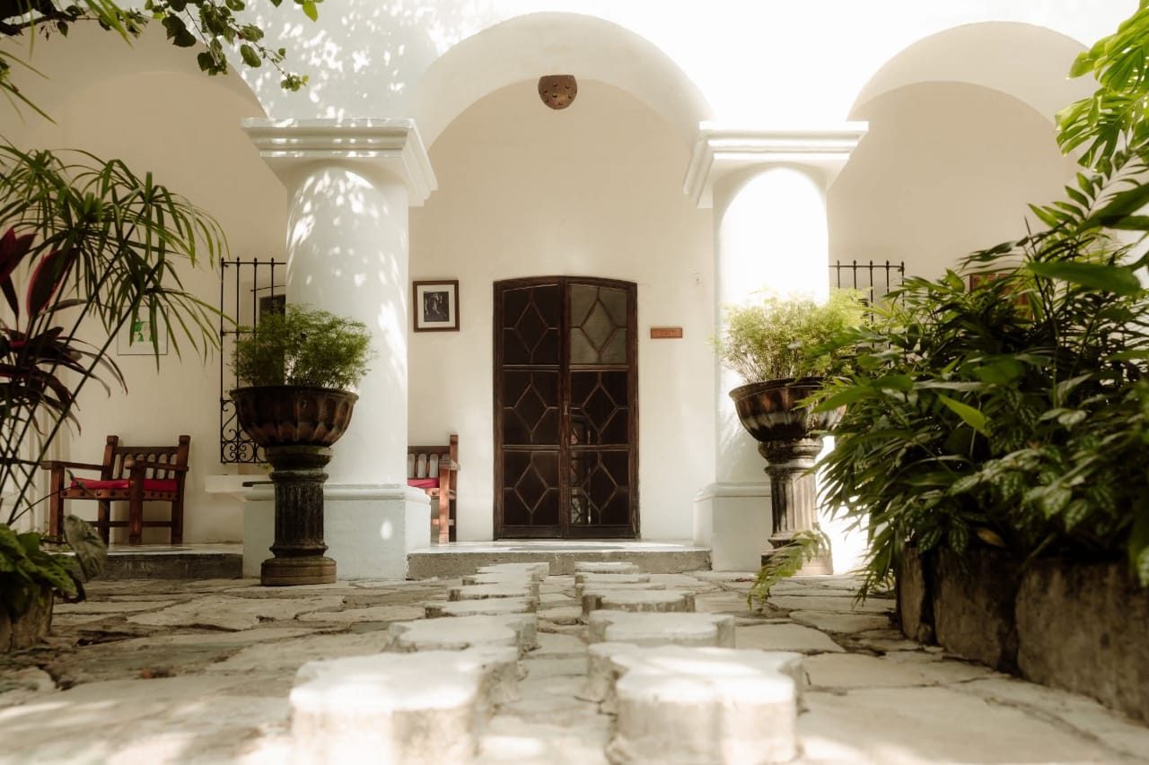 Entrada de la Posada del Castillo